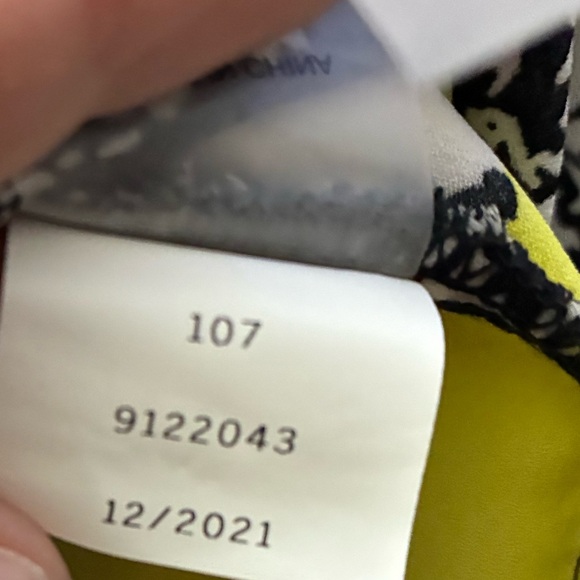 Vince Camuto Women's Printed Tiered-Bell-Sleeve Top White Birch S - Picture 12 of 14